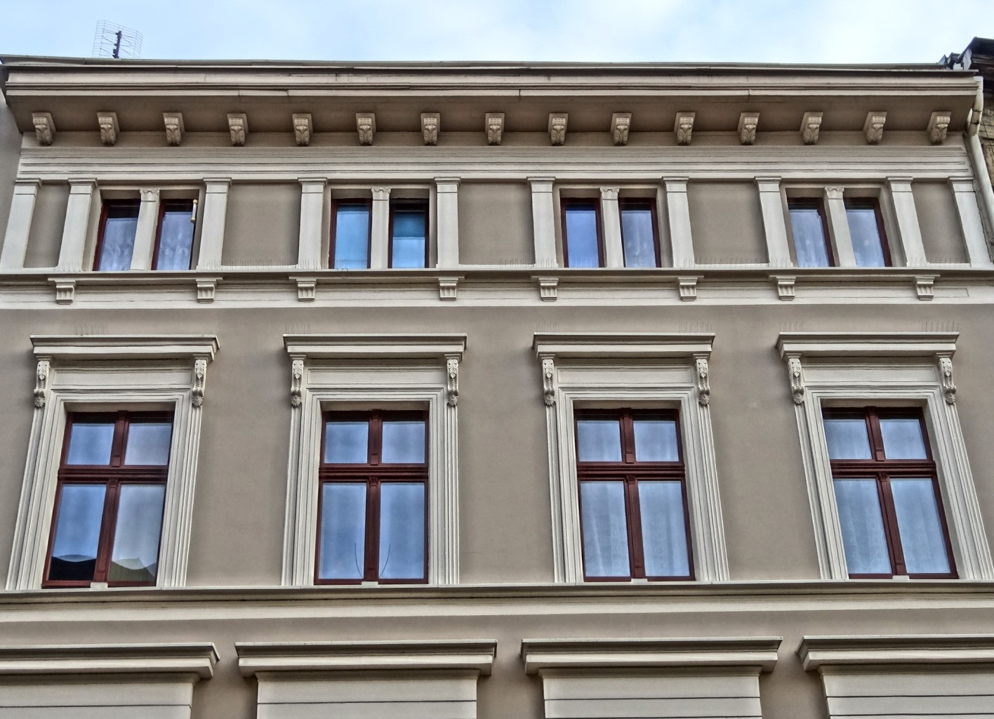 Bydgoszcz windows on building's facade free image download