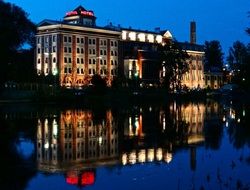 sloneczny mlyn hotel water reflection night bydgoszcz