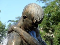 bydgoszcz fountain flood statue head