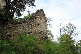 ruins of a knight's castle to Marie Canyon