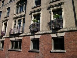 Brick building with a lot of windows