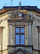 bydgoszsc sienkiewicza street pilasters pediment window building