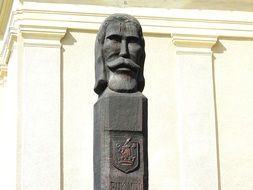 balint torok wood carving memorial in hungary