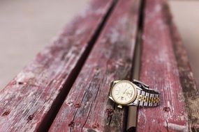 watch wristwatch bench analog clock