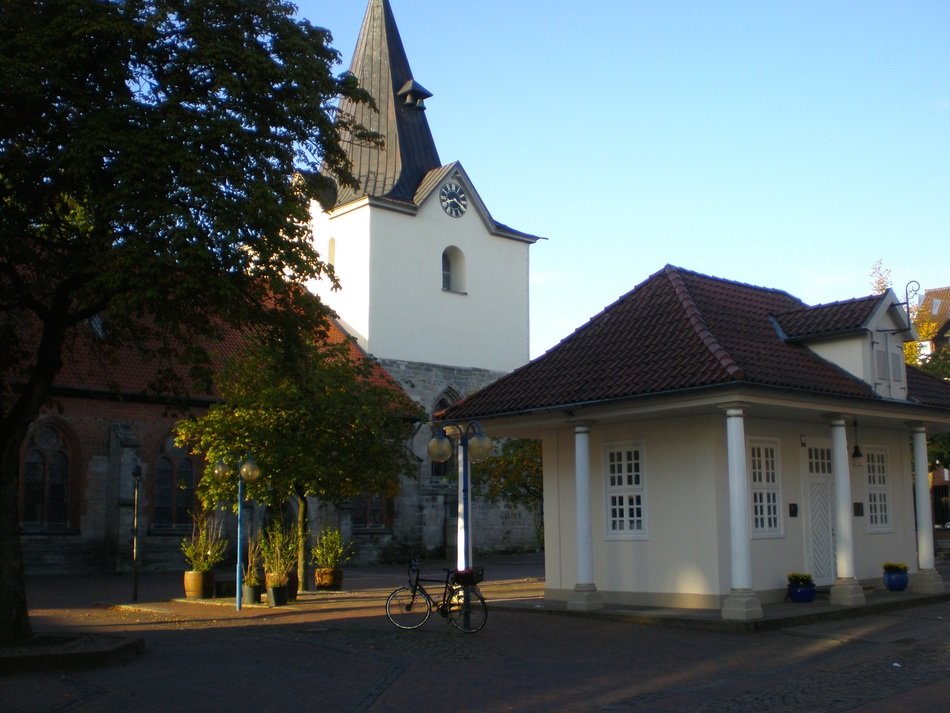 White and black city church in neustadt am rübenberge
