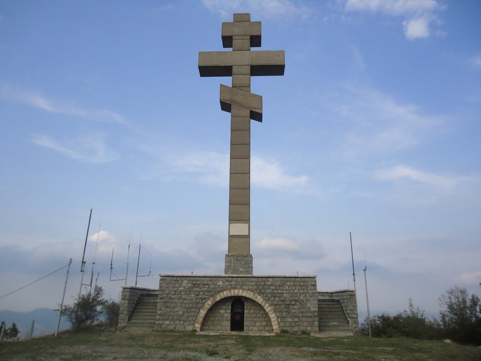 stone cross on the outskirts of the vratsa