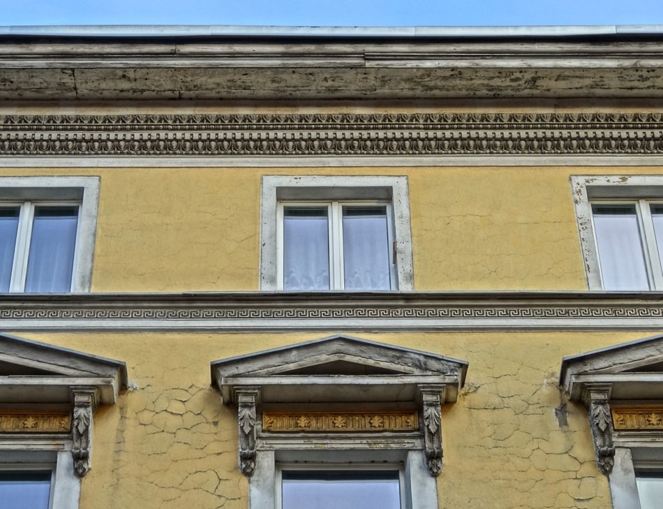 facade of the hotel ratuszowy in bydgoszcz