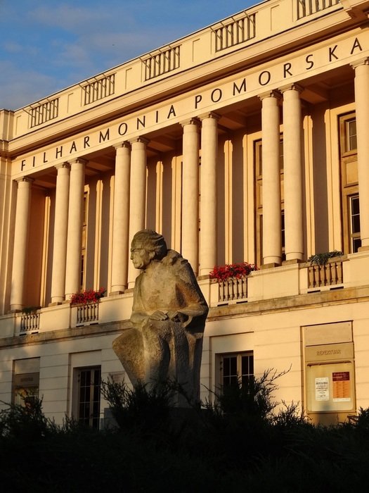 sculpture at the Philharmonic