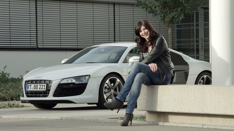 business woman audi r8 v10