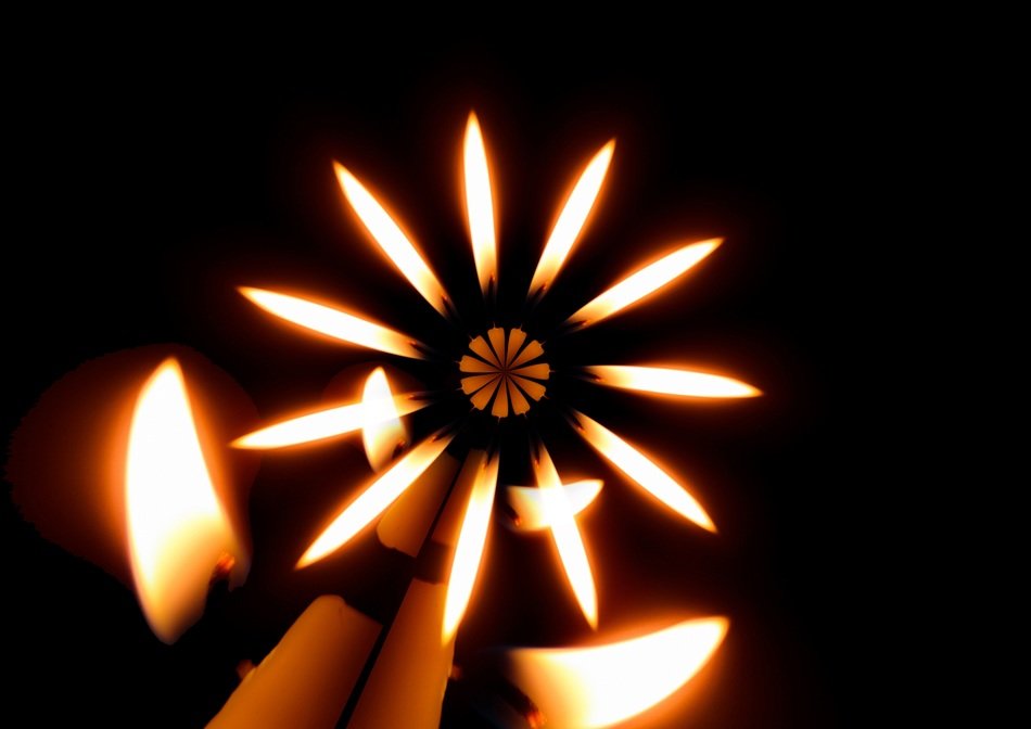 candles about motif rays district