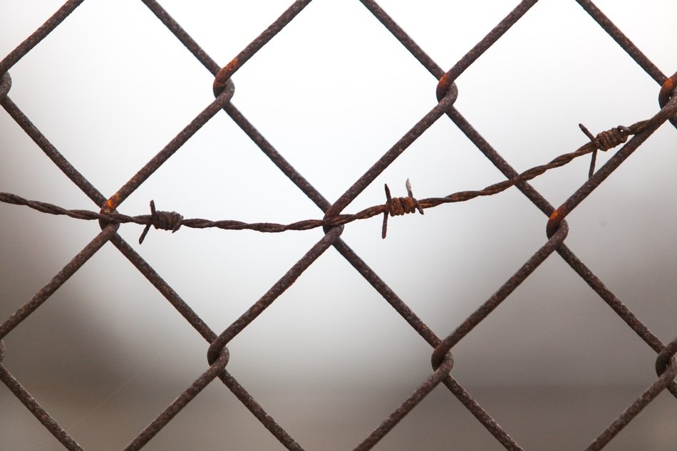 barrier chain link rust pattern