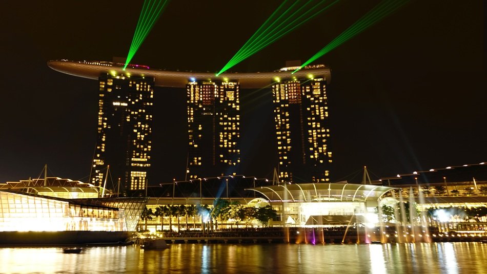 laser light in singapore marina bay sands