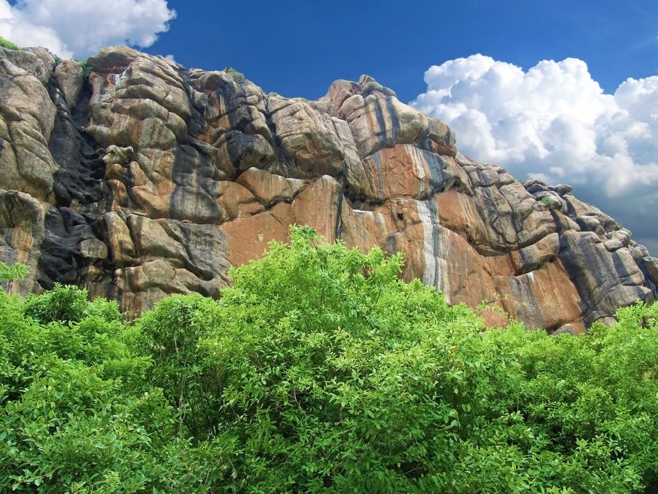 rock cliff ridge india big large