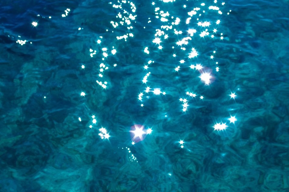 water surface mirroring m