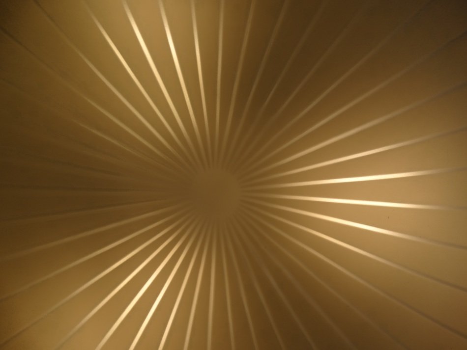 light lines on the gold pattern
