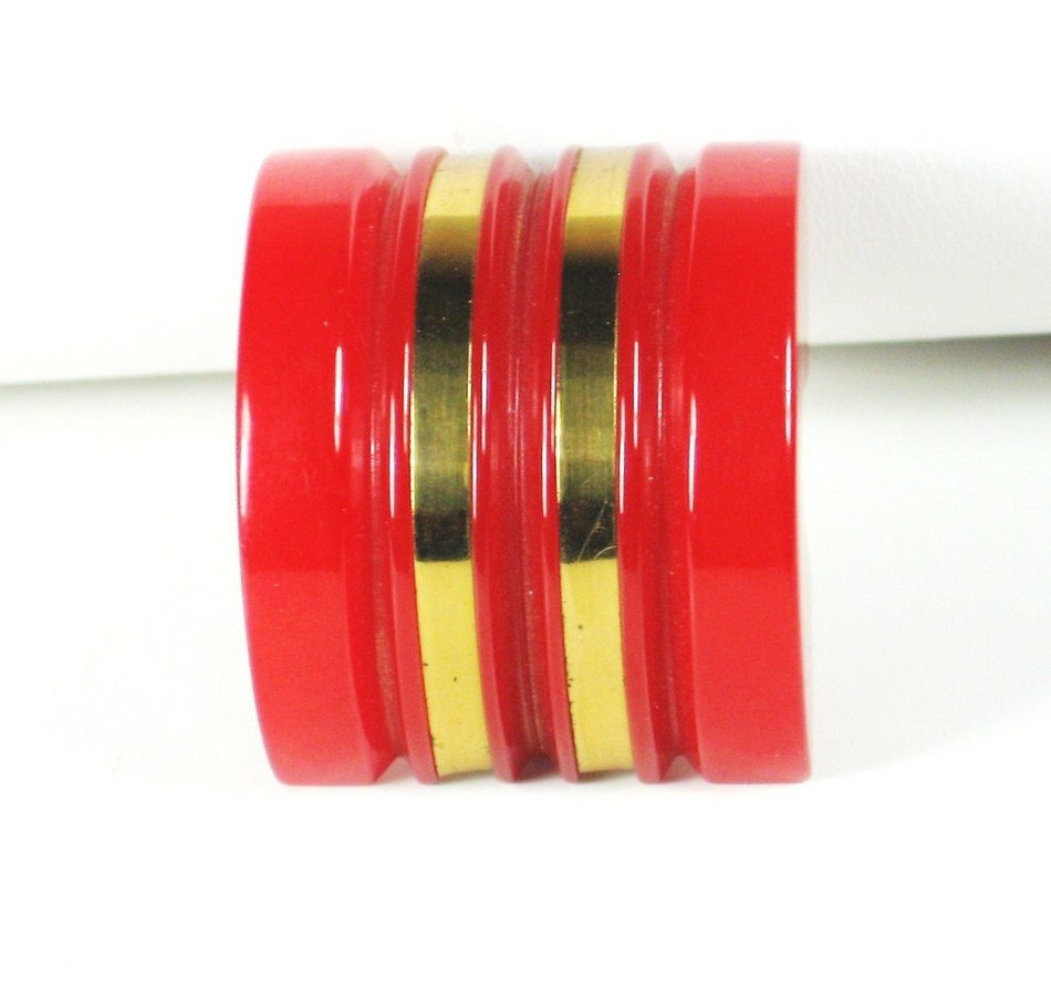 clipart of the red bangle