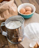 Bellemain Stainless Steel 3 Cup Flour Sifter N2