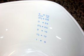Vintage Corning Ware - Cornflower / Corn Flower - 1 Quart / 4 Cup / 32 Oz. Sauce Maker Measuring Mixing Batter... N4