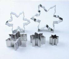 Tesoar 5Pcs Snowflake Ice Crystal Cookie Cutter