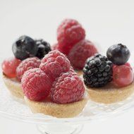 Freshware SM-103RD 15-Cavity Petite Silicone Mold for Homemade Tart, Quiche, Pastry, Cake, Pie, Pudding, Jello... N3