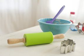 Rolling Pin - Form Meets Function with Professional Nonstick Kitchen Utensils. 2 Piece Set. Great Baking Supplies... N6
