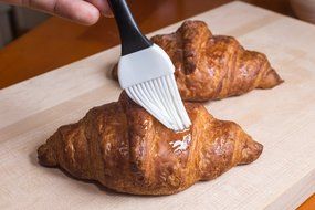 Pastry &amp; Basting Brush Set of 2 - Silicone Pastry Brushes - Suitable Meat Basting Brush - BBQ Meat Basting Brushes... N7