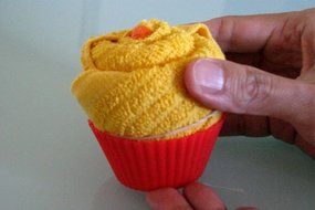 Eve Baking Cups Reusable Silicone Round Baking Cup 24pcs with Recipe e-Book N10