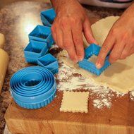 Home-X Biscuit and Cookie Cutters - Set of 11 N4