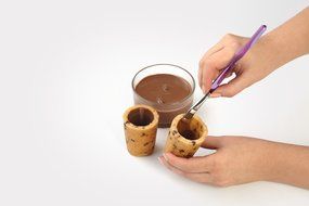 Wilton 2105-5746 Sweet Shooters Cookie Shot Glass Pan Set N5