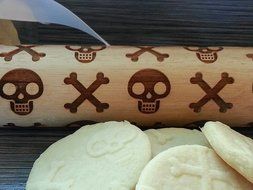 Rolling Pin - Skull and Crossbones N2