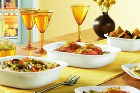 CorningWare SimplyLite 3-Quart Oblong Baking Dish with Plastic Lid N2