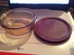 Corning Ware Visions Amber One Pint Casserole with Travel Lid C-16-b