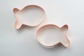School of 2 Small Goldfish Cookie Cutter N5