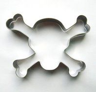 LAWMAN Skull &amp; crossbone halloween fondant pastry baking cookie cutter