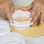 4&quot; Cookie Cutter Square Shape Set of 5 Pieces Plastic White by Topenca Supplies N12