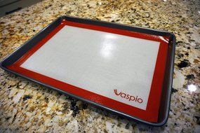 Vaspio Non-Stick 100% Professional and Food Grade Silicone Baking Mat with Inner Fiber Glass Weave For Standard... N3
