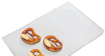 Parchment Paper, Non-stick Coated (Quillon Parchment), 16&quot; x 24&quot; (Fits on 18&quot; x 26&quot; Sheet Pan) 30 Sheets