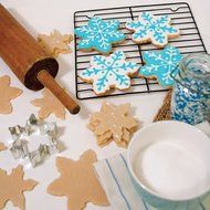 Ann Clark Christmas Snowflake Cookie Cutter Set - 2 Piece - 2 1/2&quot; &amp; 3 1/2&quot; - Tin Plated Steel N2