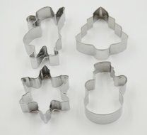 ULee Christmas Cookie Cutters Set - 3 Sizes of Gingerbread Man Shapes N8