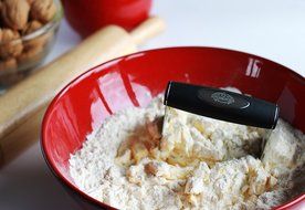 SuperbKitchen Stainless Steel Dough Blender Pastry Cutter N4