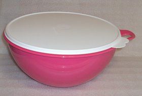 Tupperware Thatsa Bowl 32 Cups, Fuchsia Pink Rare N2