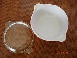 Vintage Pyrex Autumn Harvest Wheat Cinderella Bowl with Lid N4