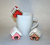 Valentine&#039;s Petite Hugger Gingerbread House Cutter 6 Piece N4
