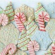 Sweet Creations Metal Holiday Cookie Cutters, 8-Pack N4