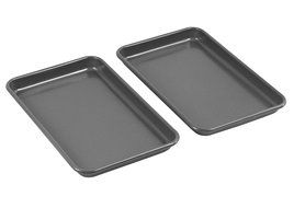 WILTON Mini 8 x 5-Inch Cookie Pans 2-Pack N2