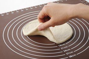 HANBUN Silicone Baking Mat with Measurements Conversions, Non-Slip for Rolling Dough