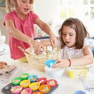 SafeGadgets Silicone Cupcake Liners. Pack of 12 Non&ndash;Stick Muffin Baking Cups, Bakeware sets. N4