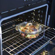 Anchor Hocking 3-Quart Glass Baking Dish with Pepper Grey TrueFit Lid N12