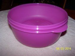 Tupperware Crystalwave 4qt. Microwaveable Reheatable Dish with Colander Insert Purplicious N2