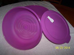 Tupperware Crystalwave 4qt. Microwaveable Reheatable Dish with Colander Insert Purplicious N3